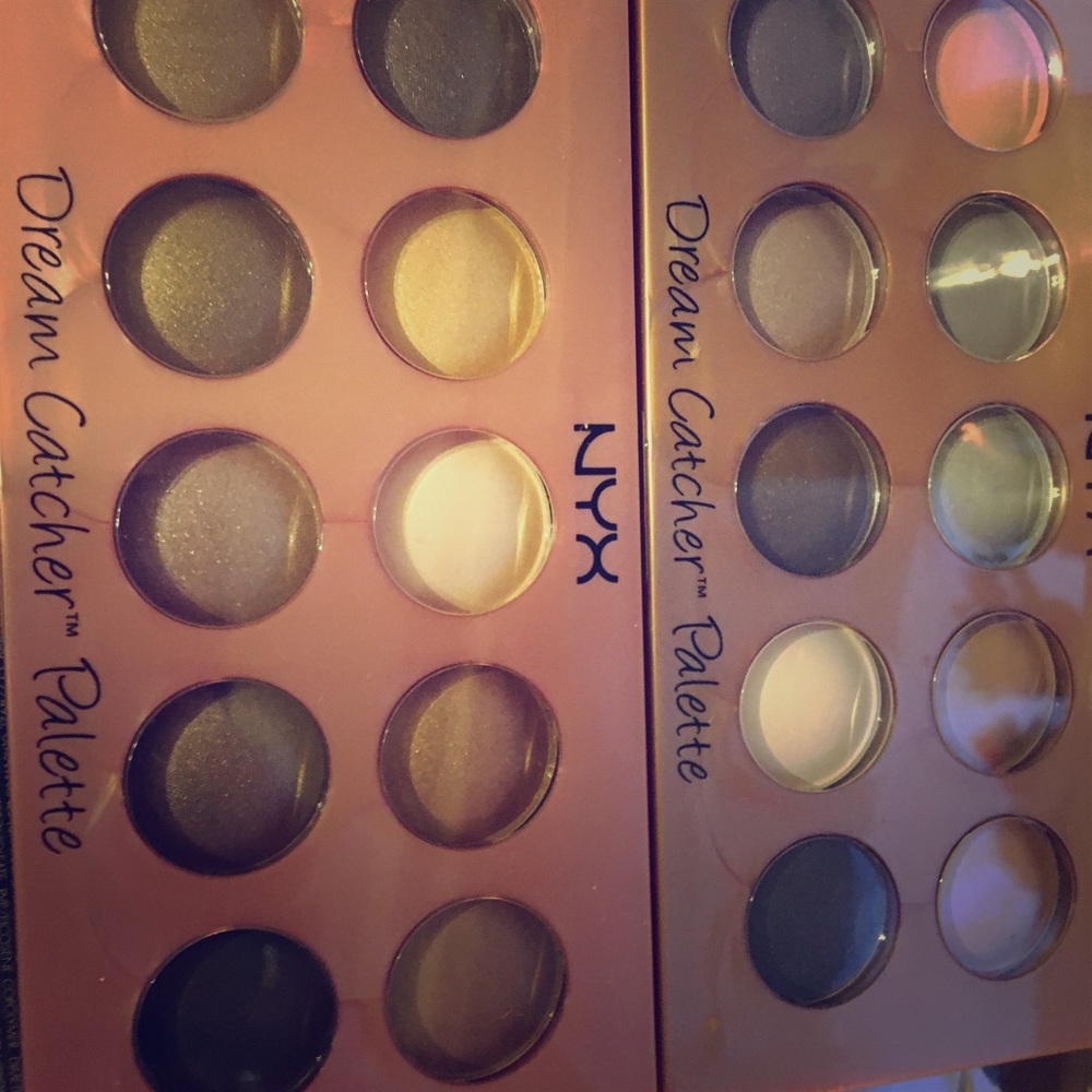 Brand new NYX eyeshadow pallet